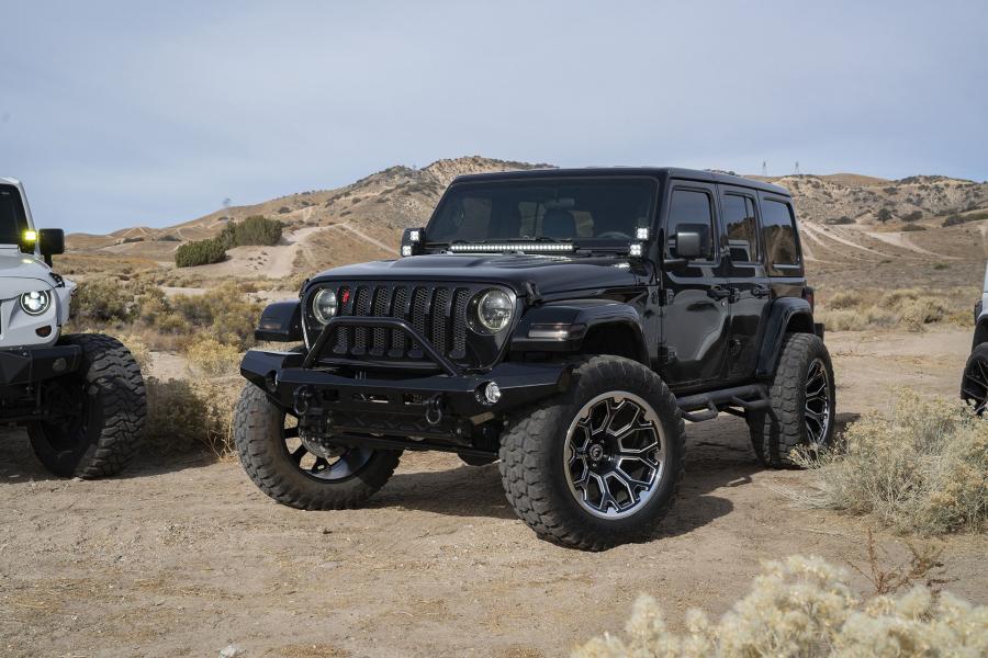  Jeep Wrangler Black on Forgiato Wheels (FLOW Terra 002) 2018 года  (фото 1 из 2)